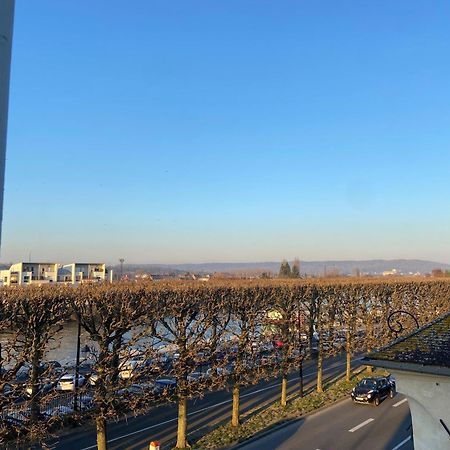 Charmant Appartement Dans Le Centre Ville, A 2 Minutes Du Palais Compiegne Bagian luar foto
