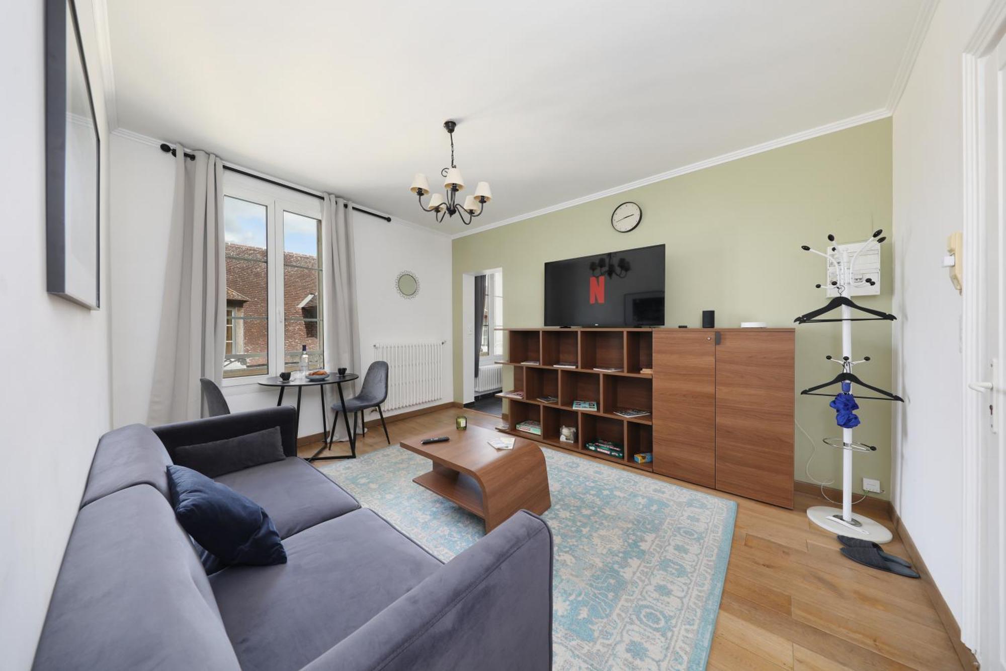 Charmant Appartement Dans Le Centre Ville, A 2 Minutes Du Palais Compiegne Bagian luar foto